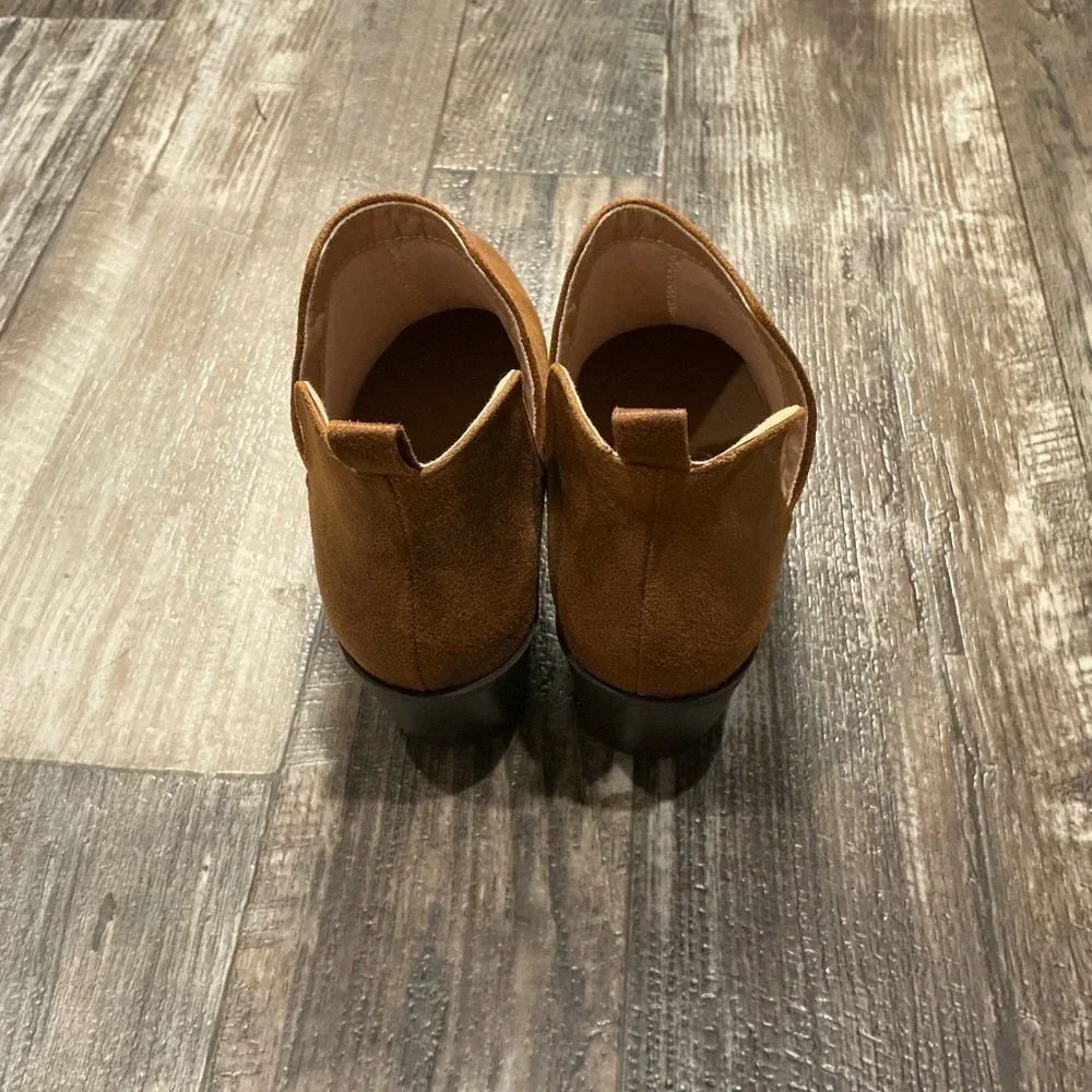 Journee Collection Tan Ankle Booties Size 7